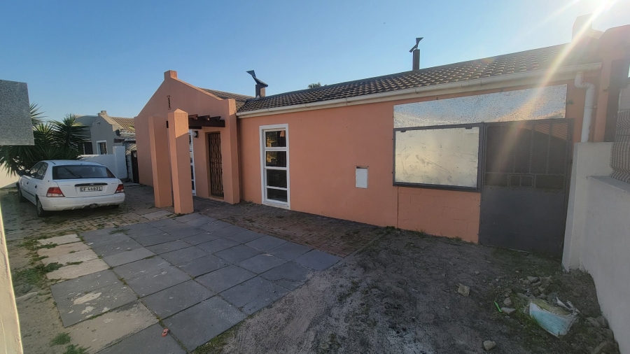 3 Bedroom Property for Sale in Highbury Western Cape